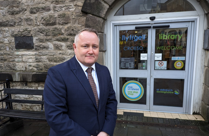 Denbighshire Library cuts raised with Minister